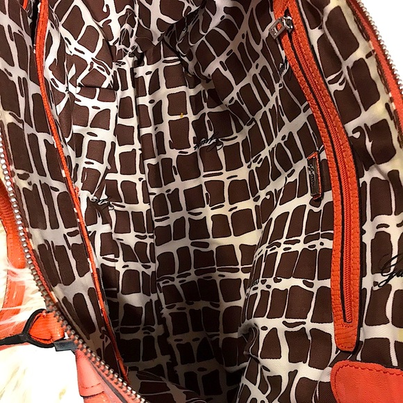 GUESS Hand Bag - Picture 3 of 3